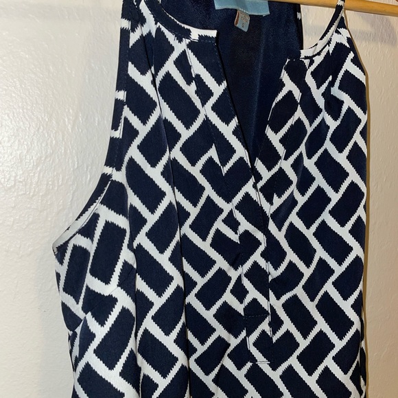 Skies Are Blue flattering patterned dress. Size small. - Picture 3 of 4